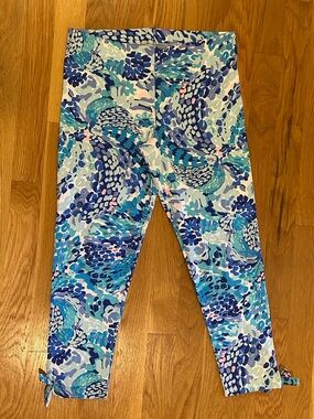 Lilly Pulitzer Blue Multi Floral Capri Leggings